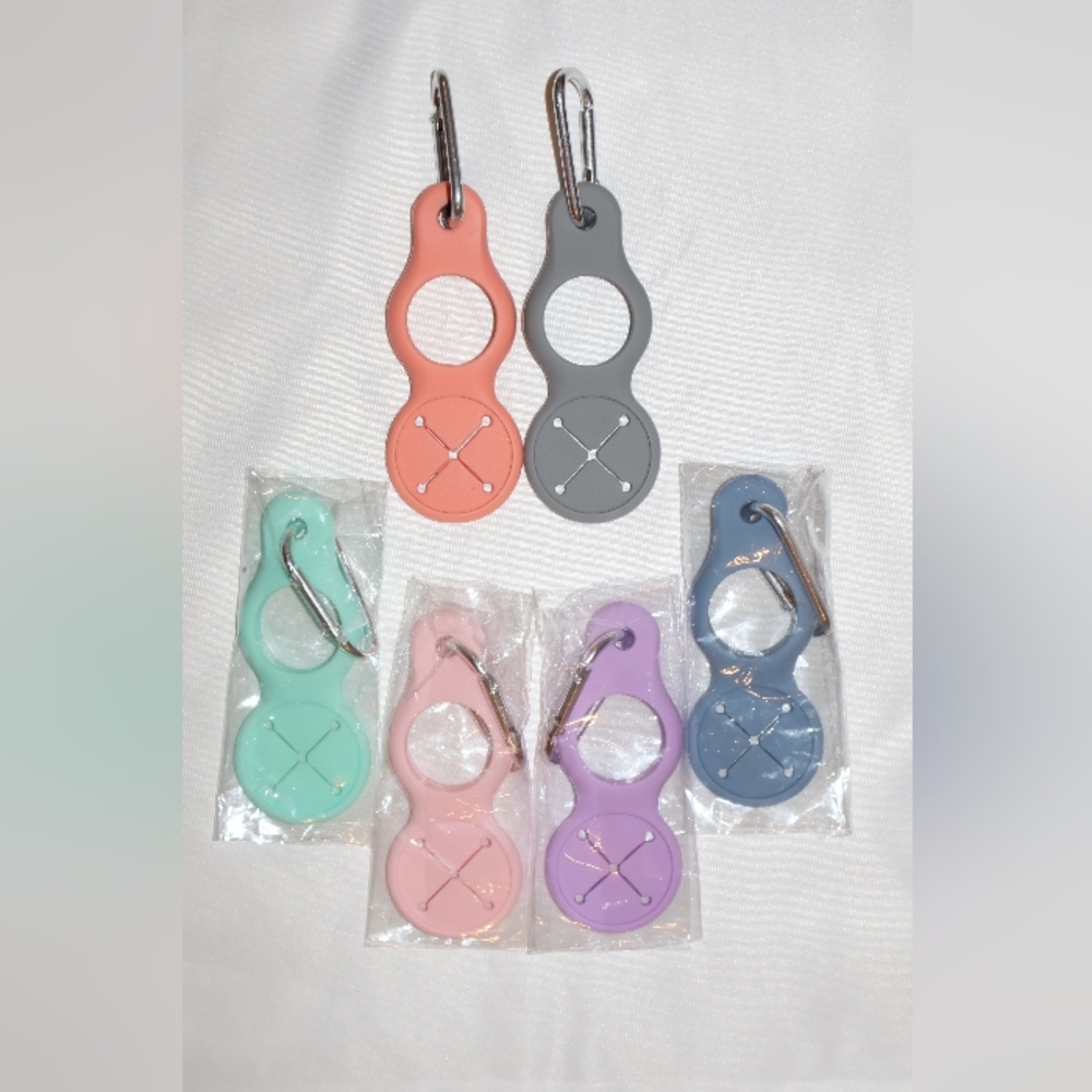 6 Pack of Water Bottle Holders with Hooks. New.
